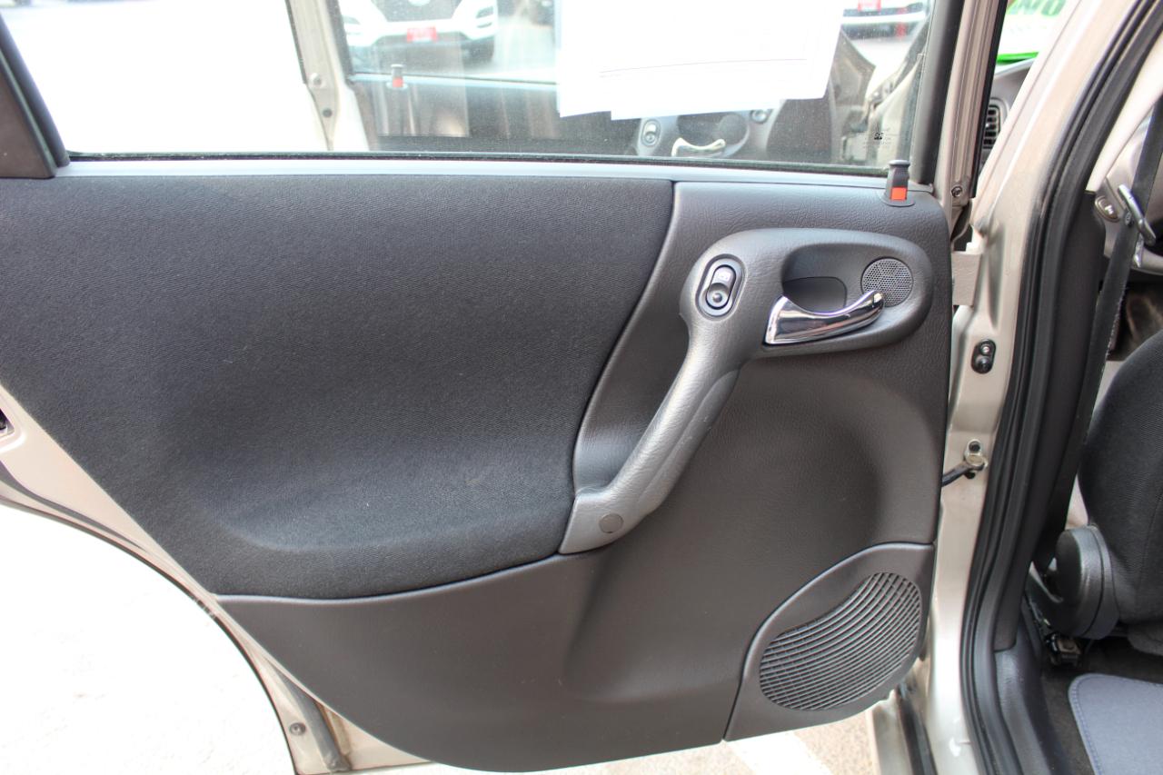 Saturn LS L-200 Auto 2003