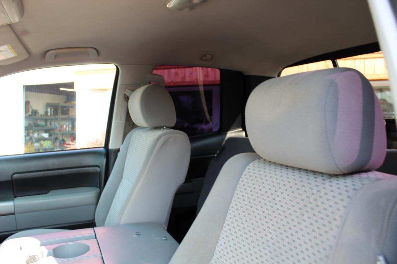 Toyota Tundra 2WD Truck Dbl 5.7L V8 6-Spd AT (Natl) 2010