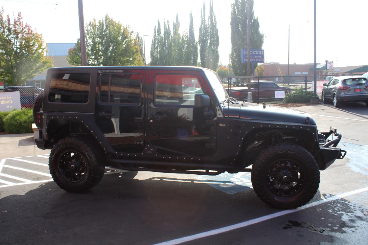 Jeep Wrangler Unlimited 4WD 4dr Sahara 2014