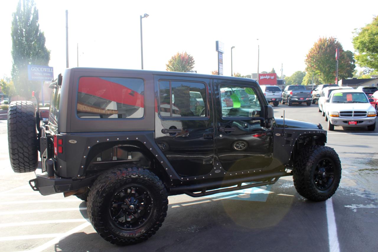 Jeep Wrangler Unlimited 4WD 4dr Sahara 2014