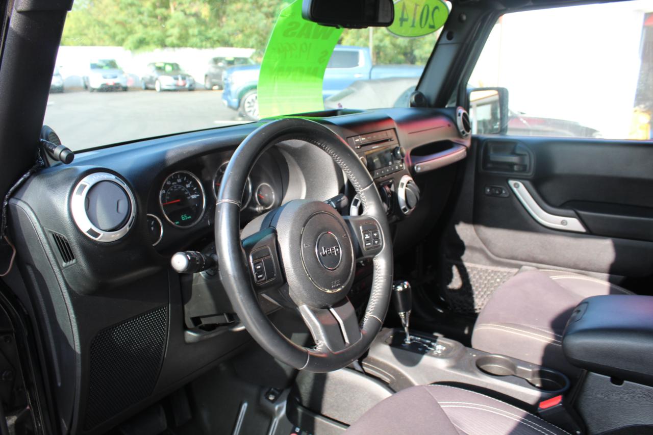 Jeep Wrangler Unlimited 4WD 4dr Sahara 2014