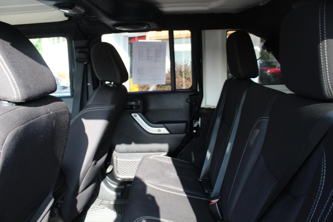 Jeep Wrangler Unlimited 4WD 4dr Sahara 2014