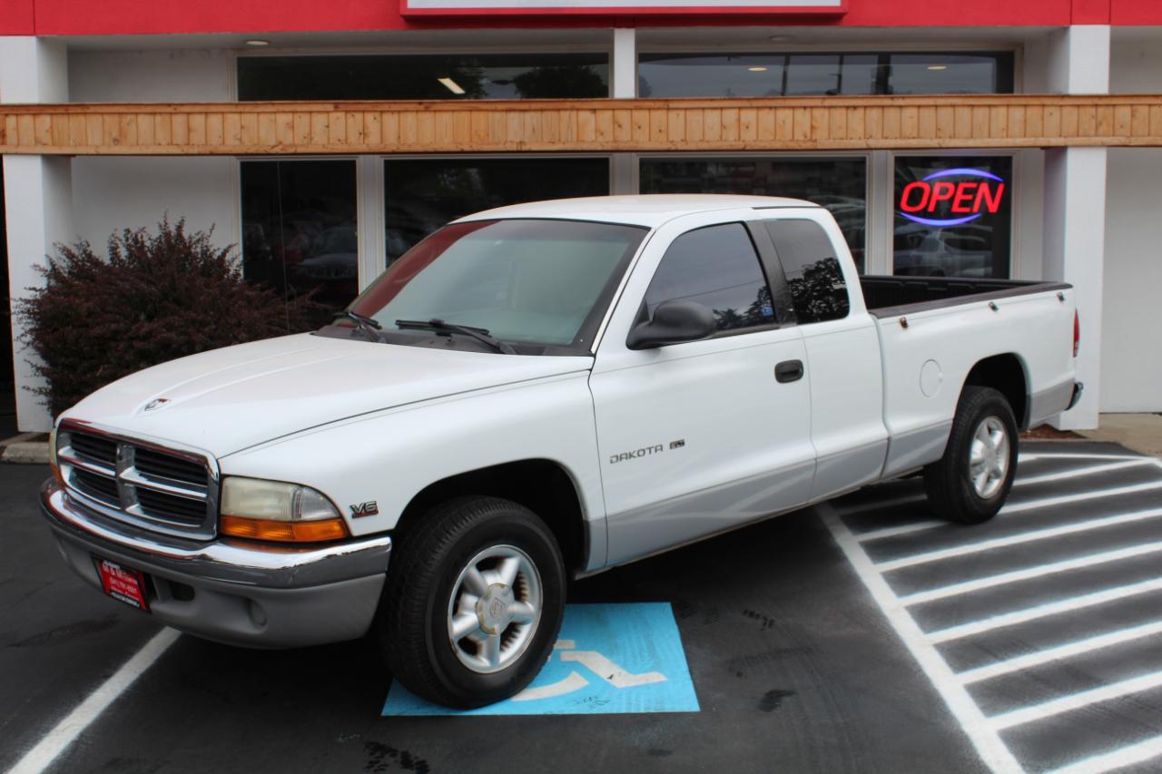 Dodge Dakota Club Cab 131" WB Sport 2000
