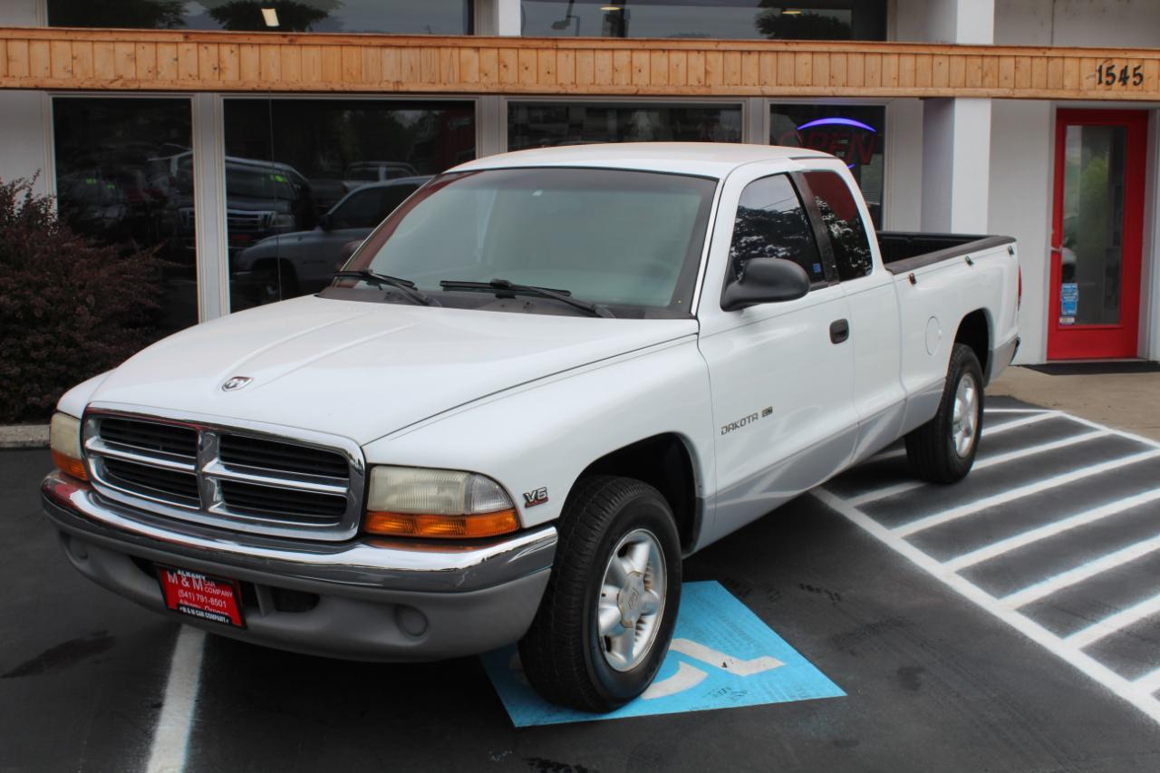 Dodge Dakota Club Cab 131" WB Sport 2000