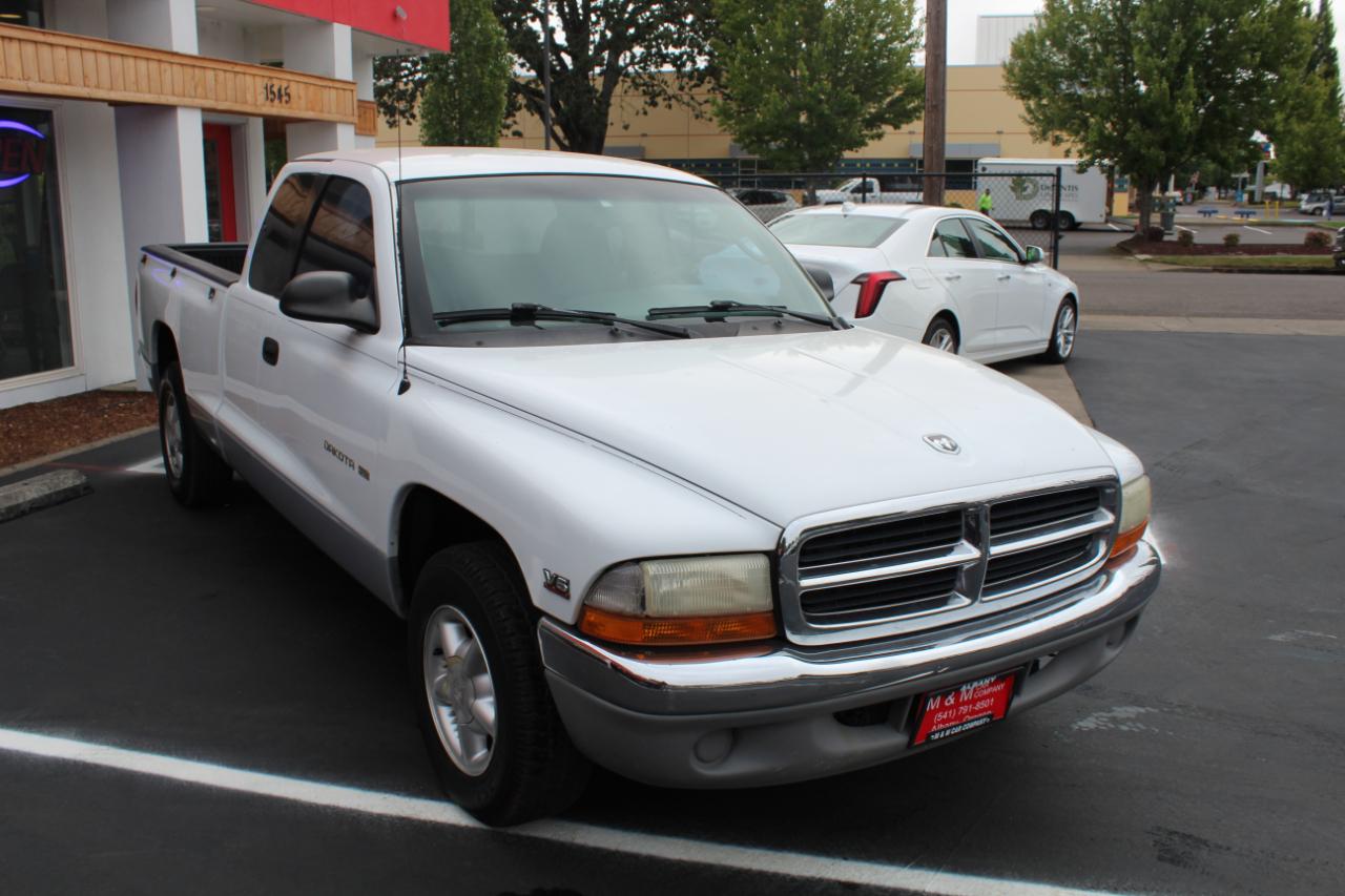 Dodge Dakota Club Cab 131" WB Sport 2000