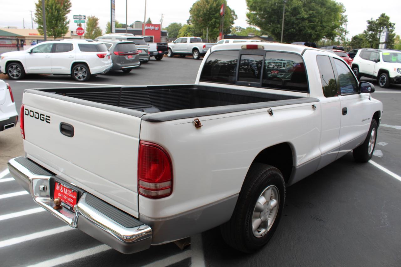 Dodge Dakota Club Cab 131" WB Sport 2000