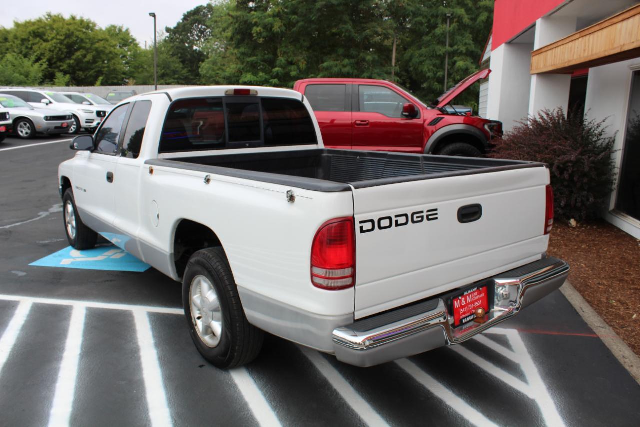 Dodge Dakota Club Cab 131" WB Sport 2000