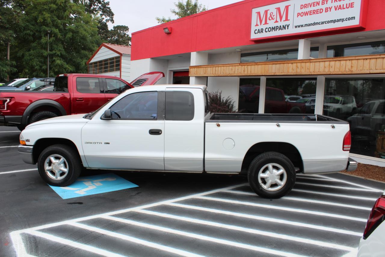 Dodge Dakota Club Cab 131" WB Sport 2000