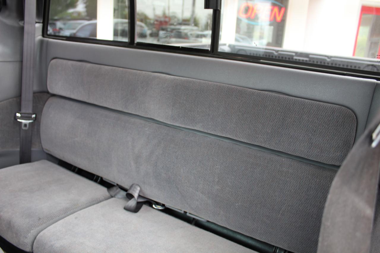 Dodge Dakota Club Cab 131" WB Sport 2000