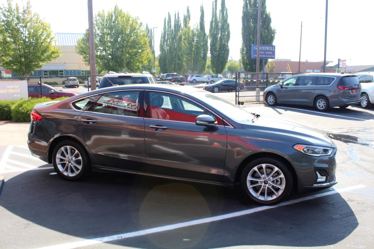 Ford Fusion Plug-In Hybrid Titanium FWD 2020