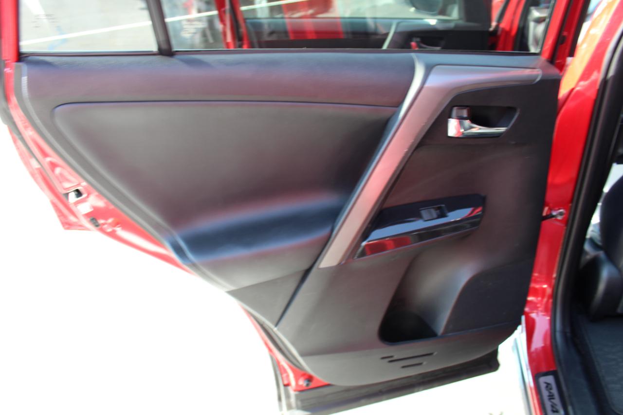 Toyota RAV4 AWD 4dr SE (Natl) 2016