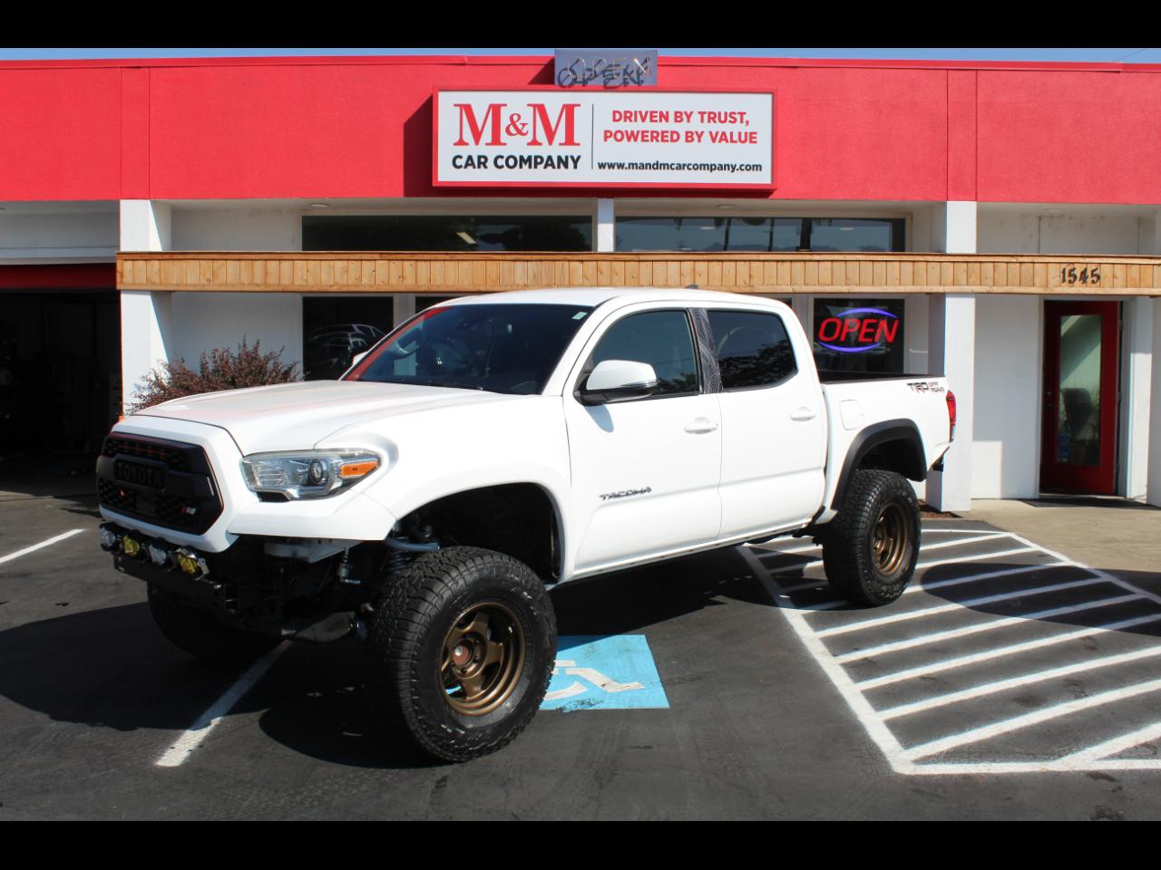 Toyota Tacoma TRD Off Road Double Cab 5' Bed V6 4x2 AT (Natl) 2018