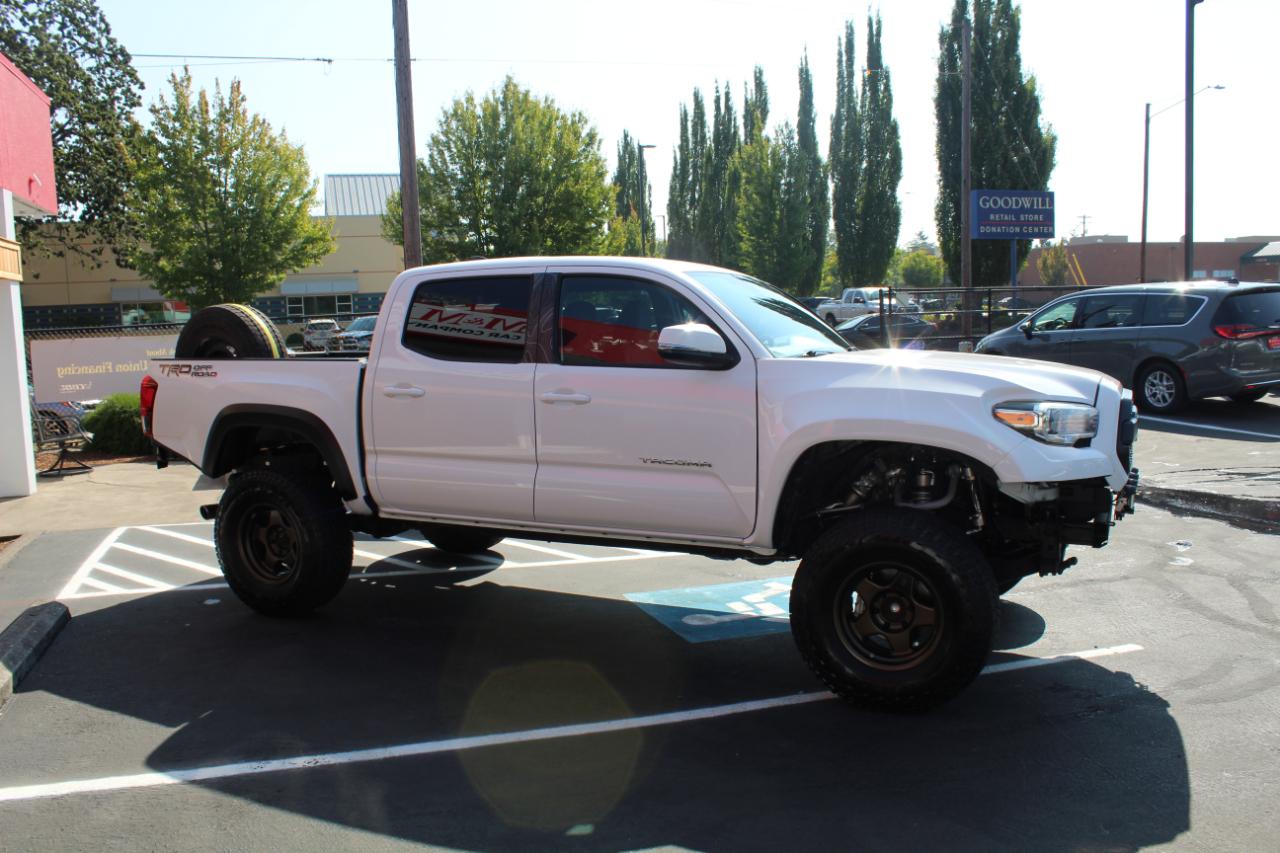 Toyota Tacoma TRD Off Road Double Cab 5' Bed V6 4x2 AT (Natl) 2018