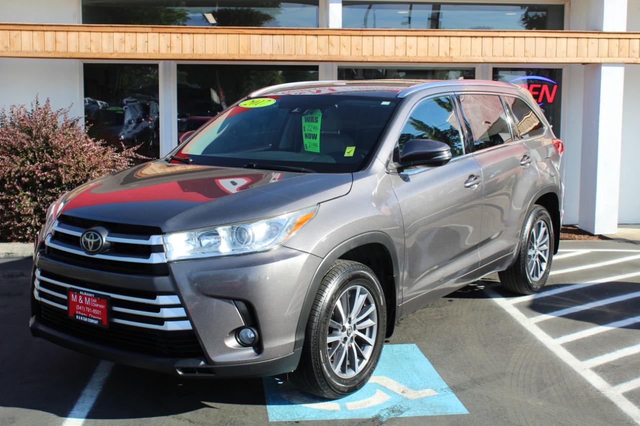 Toyota Highlander XLE V6 AWD (Natl) 2017
