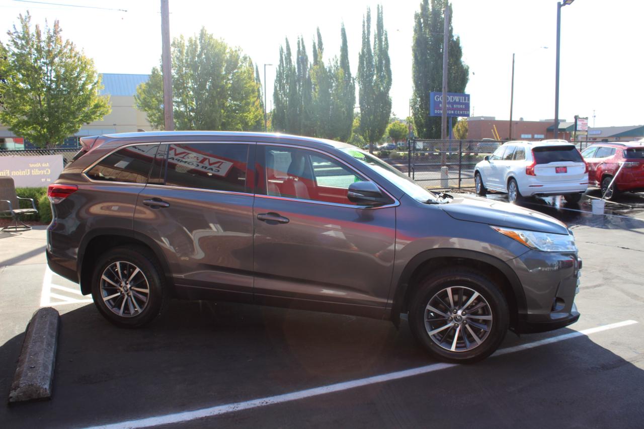 Toyota Highlander XLE V6 AWD (Natl) 2017