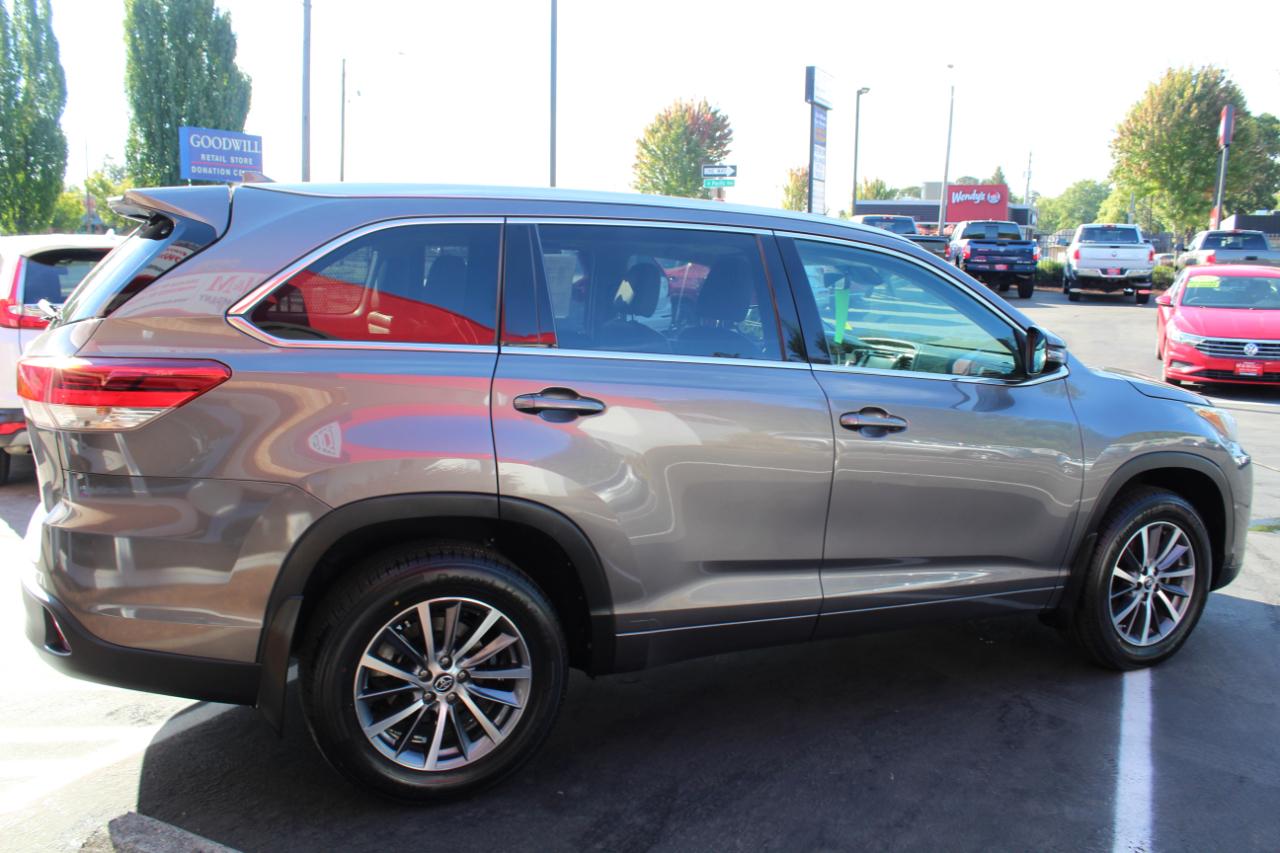 Toyota Highlander XLE V6 AWD (Natl) 2017