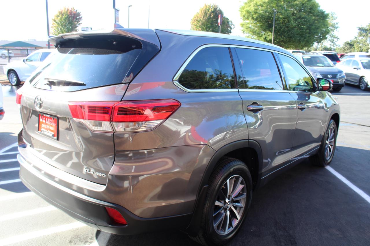 Toyota Highlander XLE V6 AWD (Natl) 2017