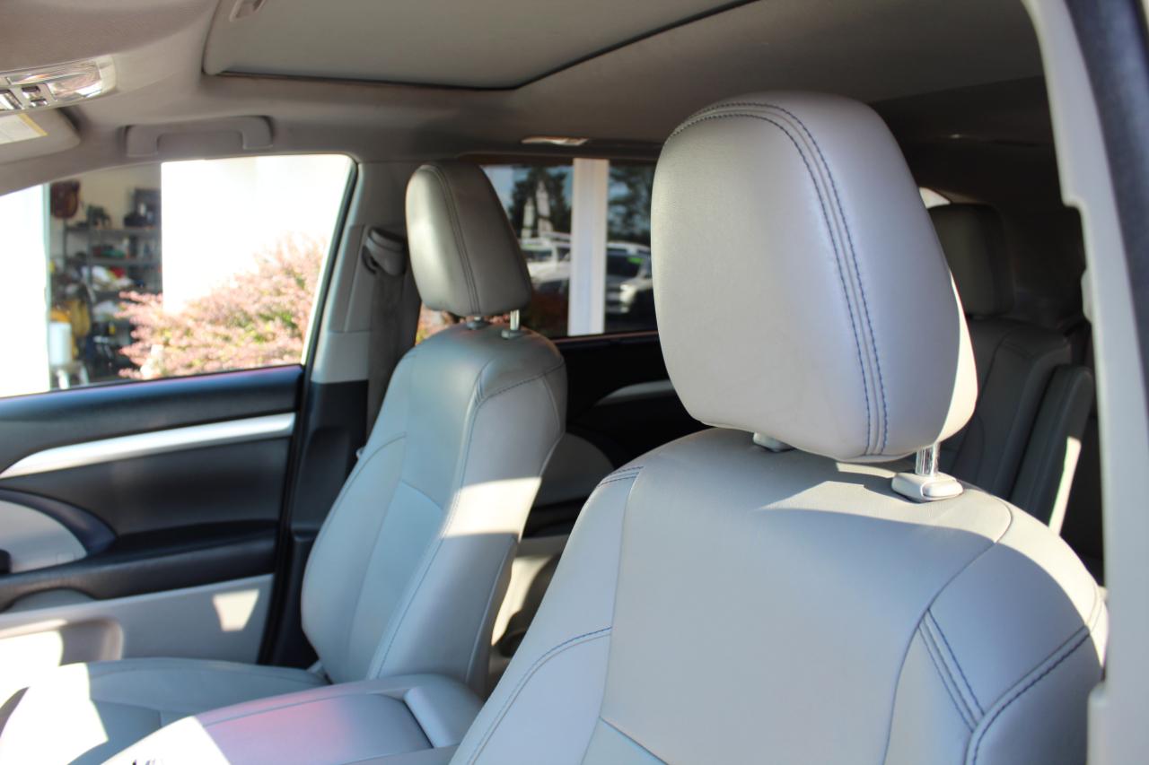 Toyota Highlander XLE V6 AWD (Natl) 2017