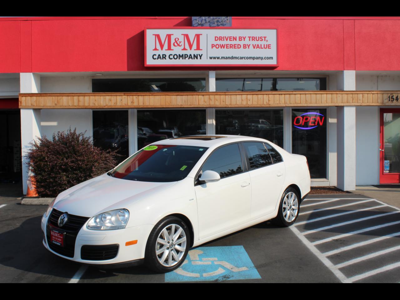 2010 Volkswagen Jetta Sedan 4dr DSG Wolfsburg PZEV