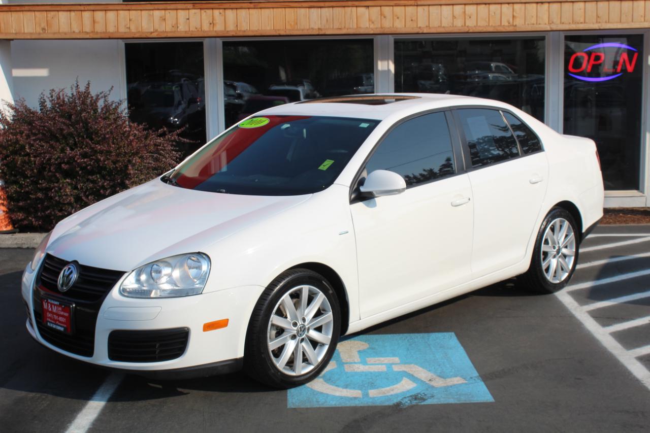 Volkswagen Jetta Sedan 4dr DSG Wolfsburg PZEV 2010