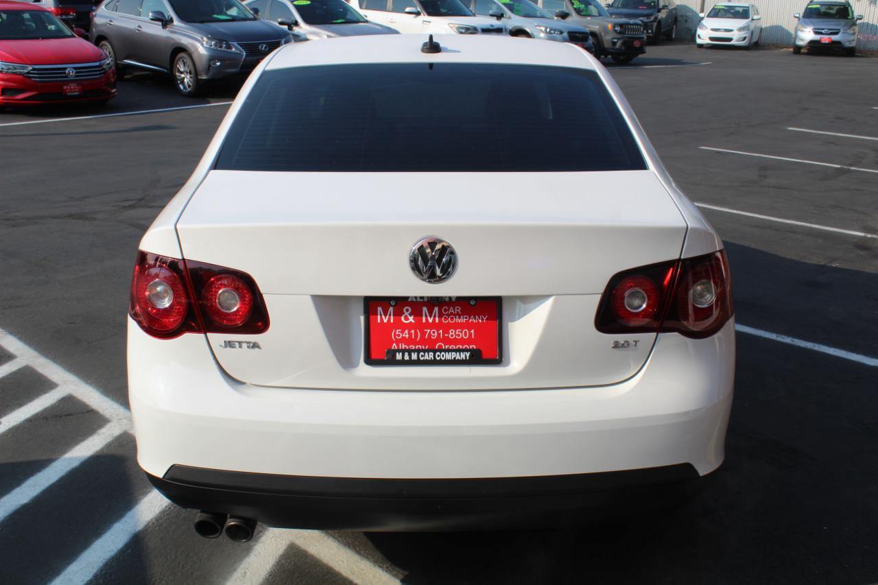 Volkswagen Jetta Sedan 4dr DSG Wolfsburg PZEV 2010