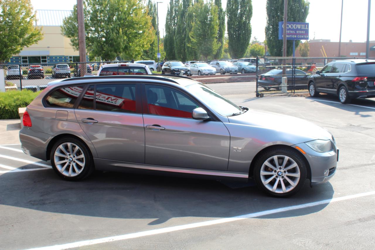 BMW 3 Series 4dr Sports Wgn 328i xDrive AWD 2012