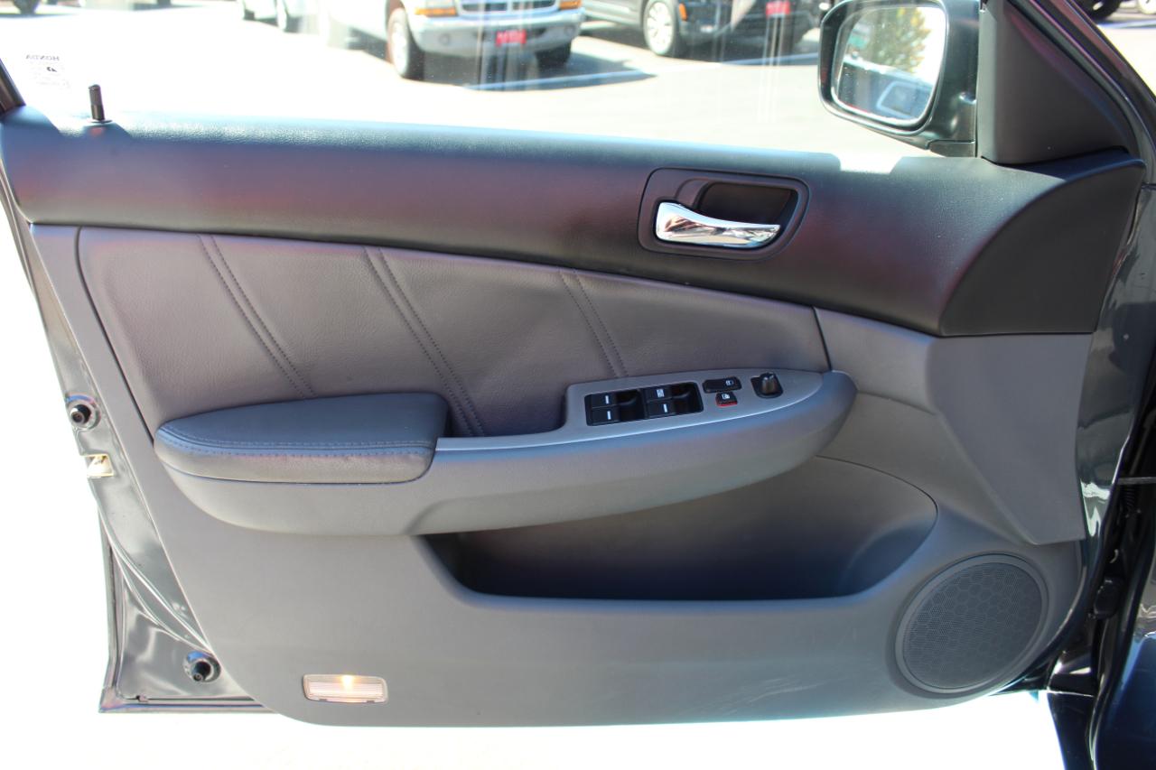 Honda Accord Sdn EX-L V6 AT 2005