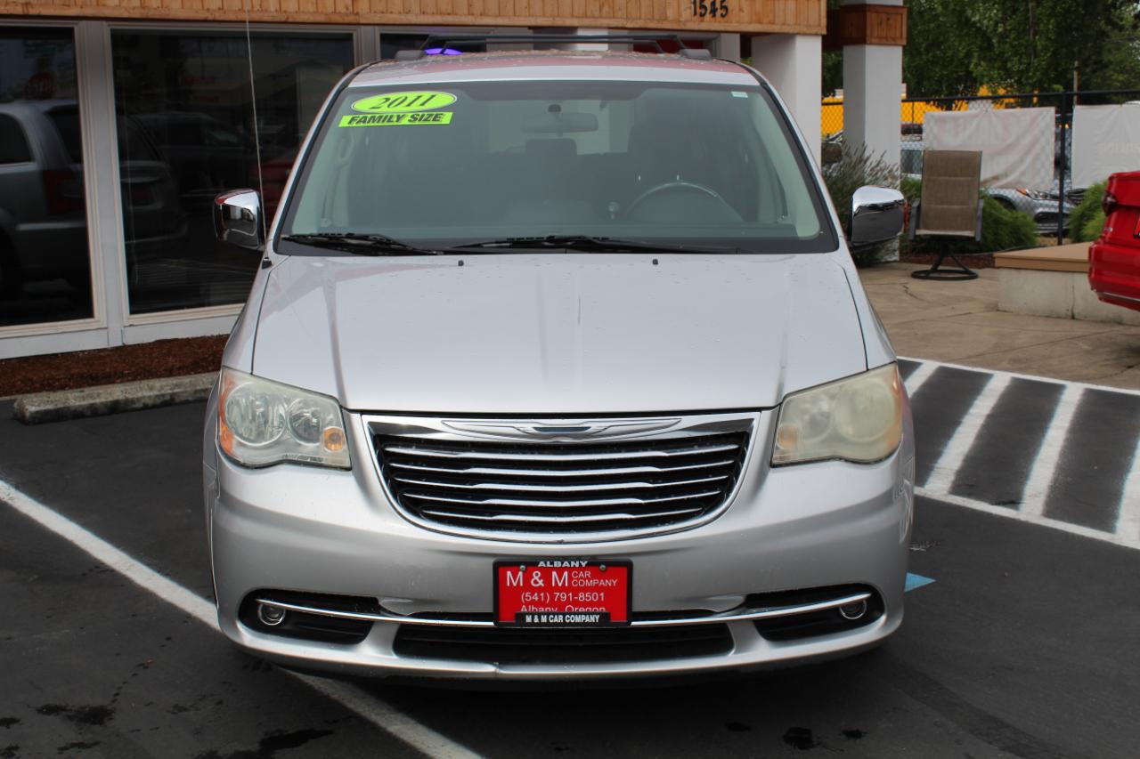 Chrysler Town & Country 4dr Wgn Touring 2011