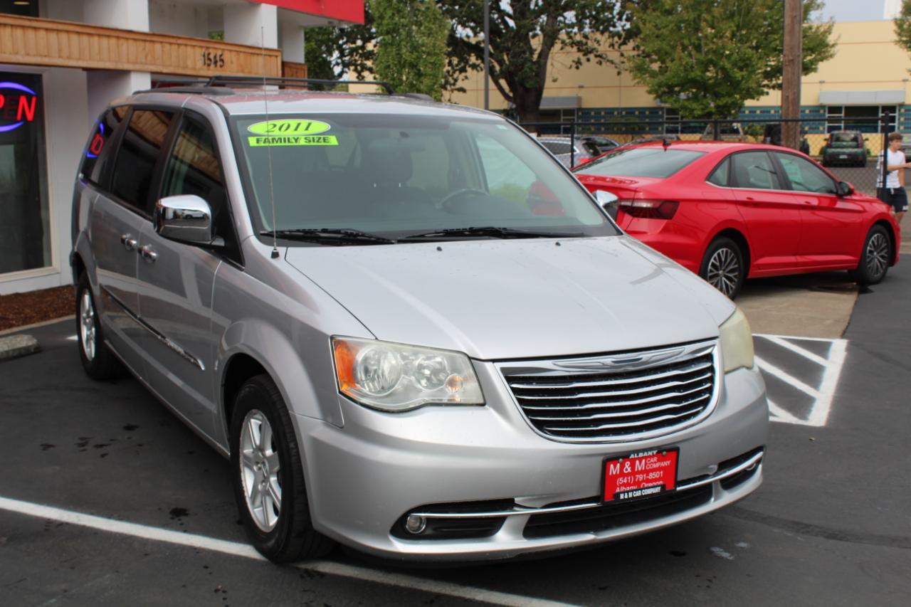 Chrysler Town & Country 4dr Wgn Touring 2011