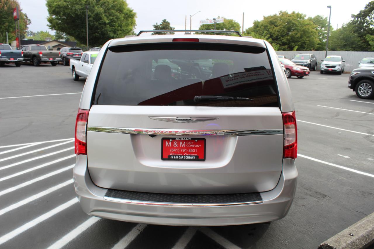 Chrysler Town & Country 4dr Wgn Touring 2011