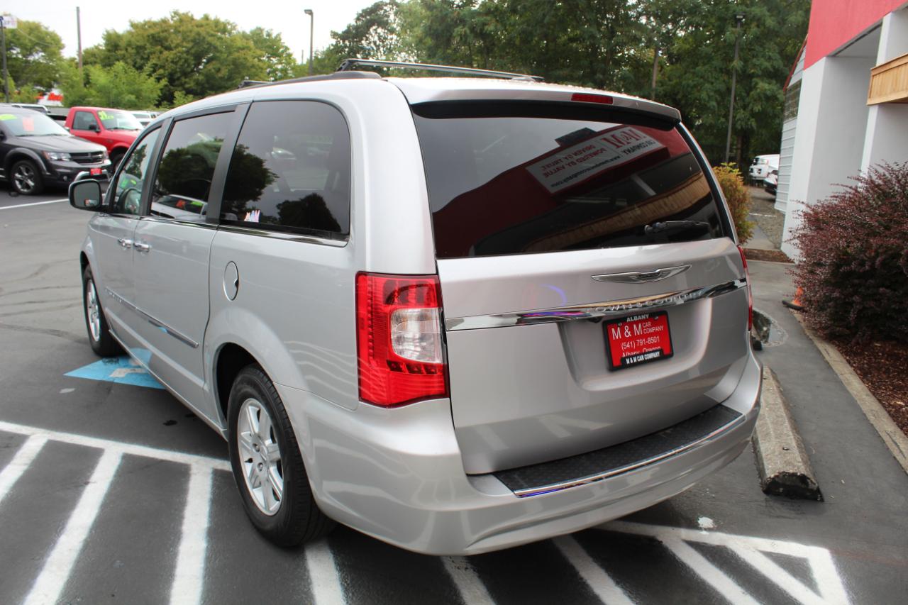 Chrysler Town & Country 4dr Wgn Touring 2011