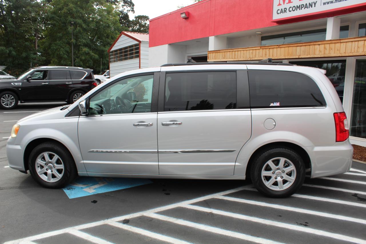 Chrysler Town & Country 4dr Wgn Touring 2011