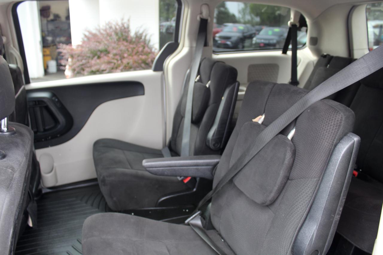 Chrysler Town & Country 4dr Wgn Touring 2011