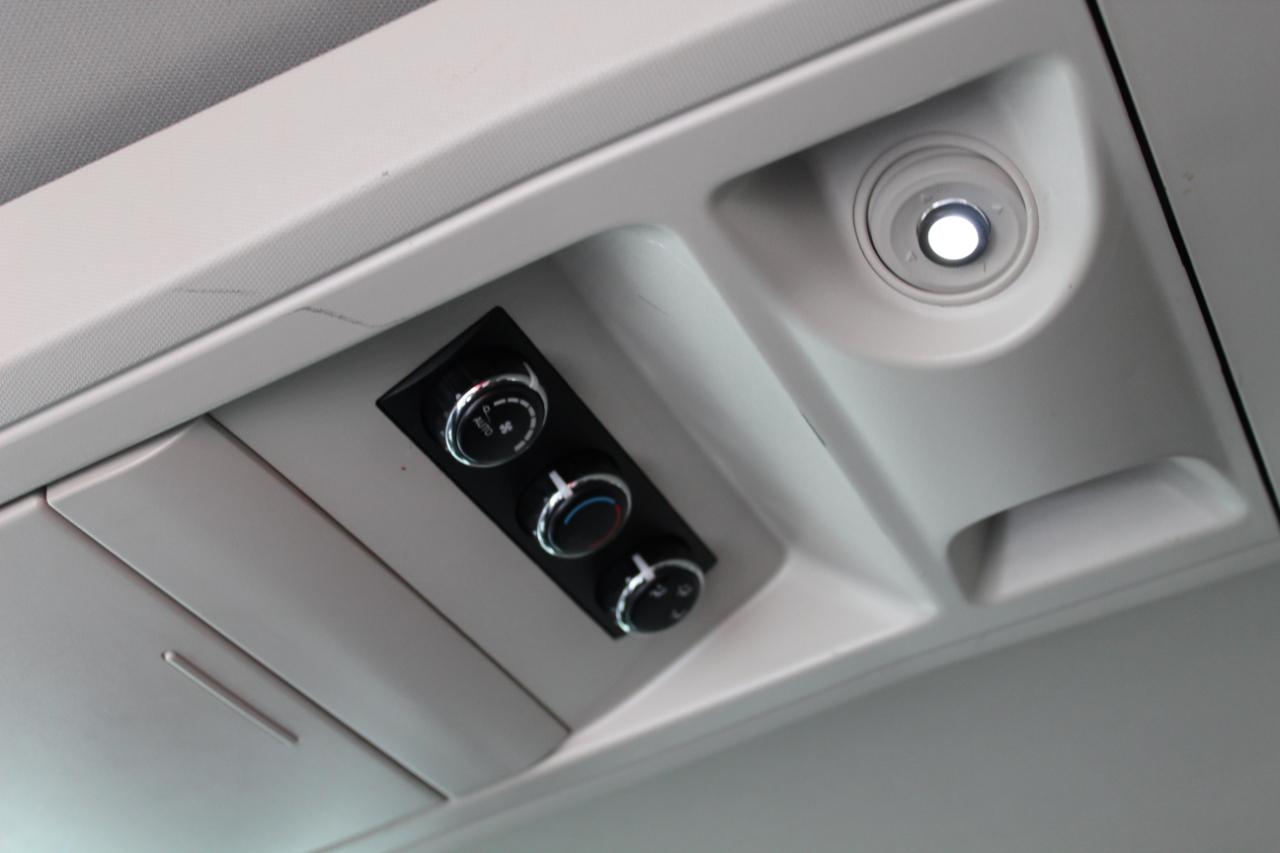 Chrysler Town & Country 4dr Wgn Touring 2011