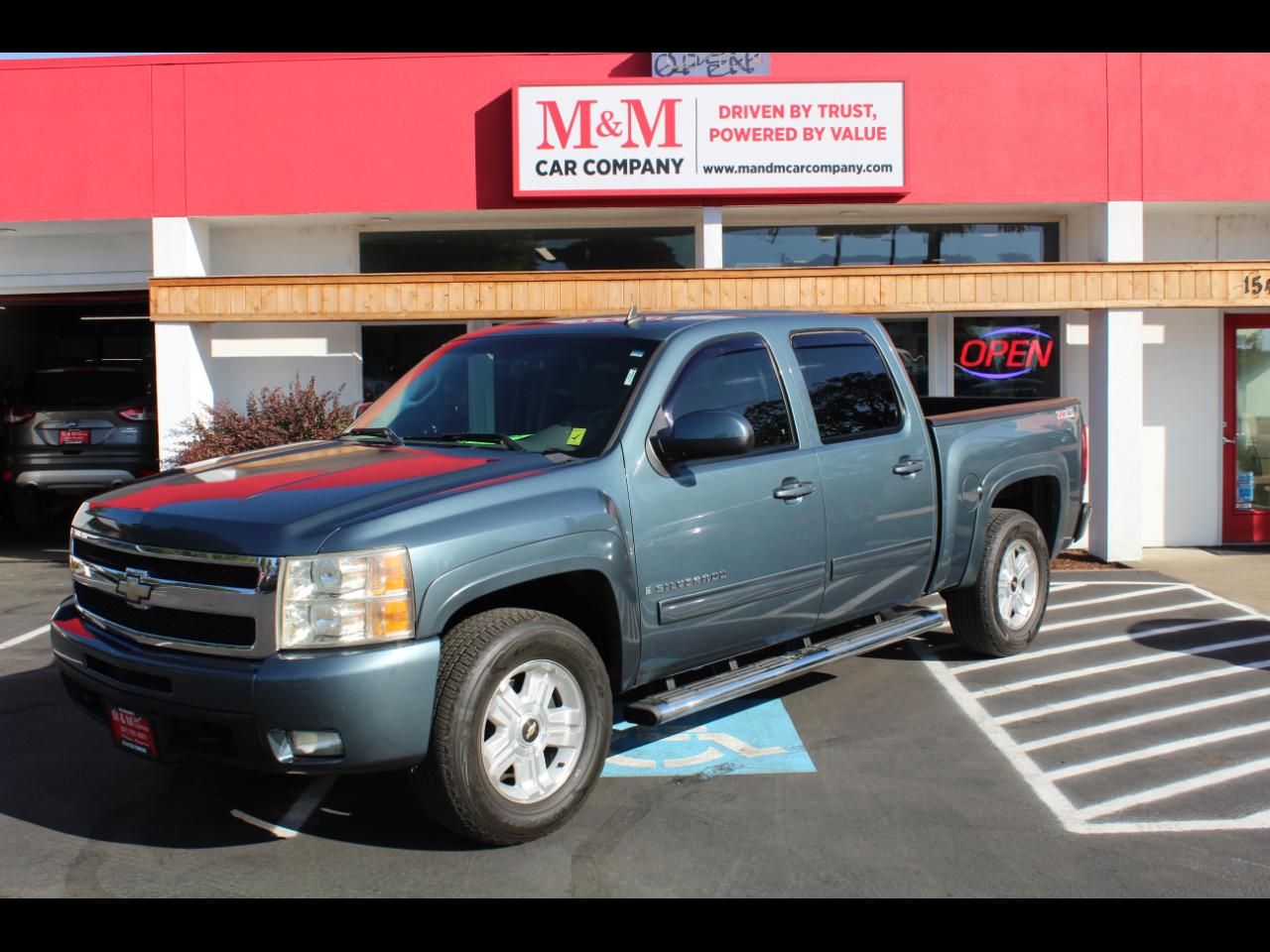 2009 Chevrolet Silverado 1500 4WD Crew Cab 143.5" LTZ
