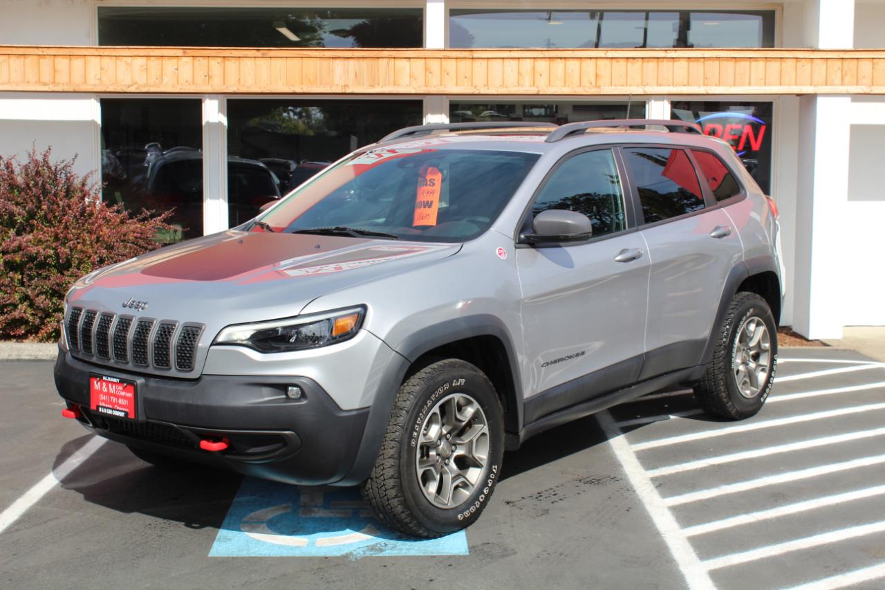 Jeep Cherokee photo 2