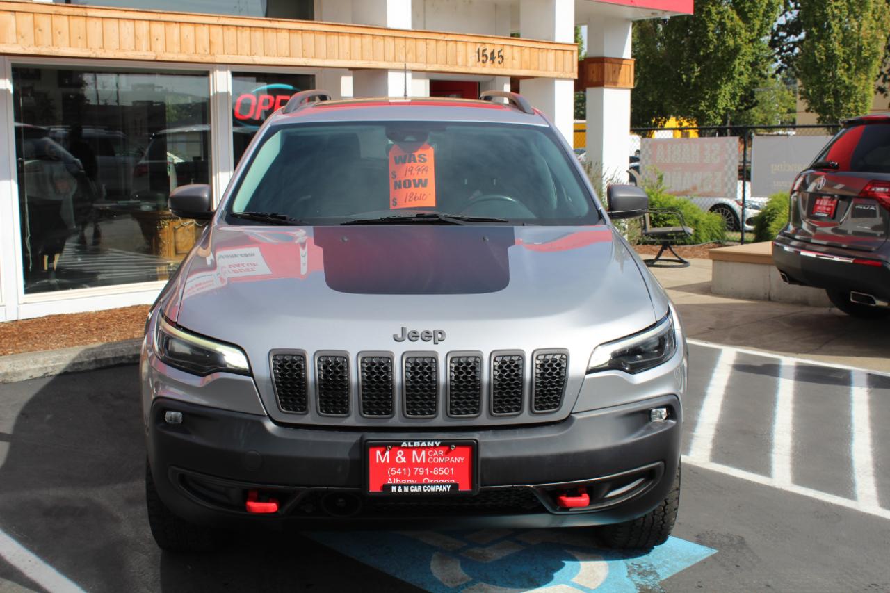 Jeep Cherokee photo 3