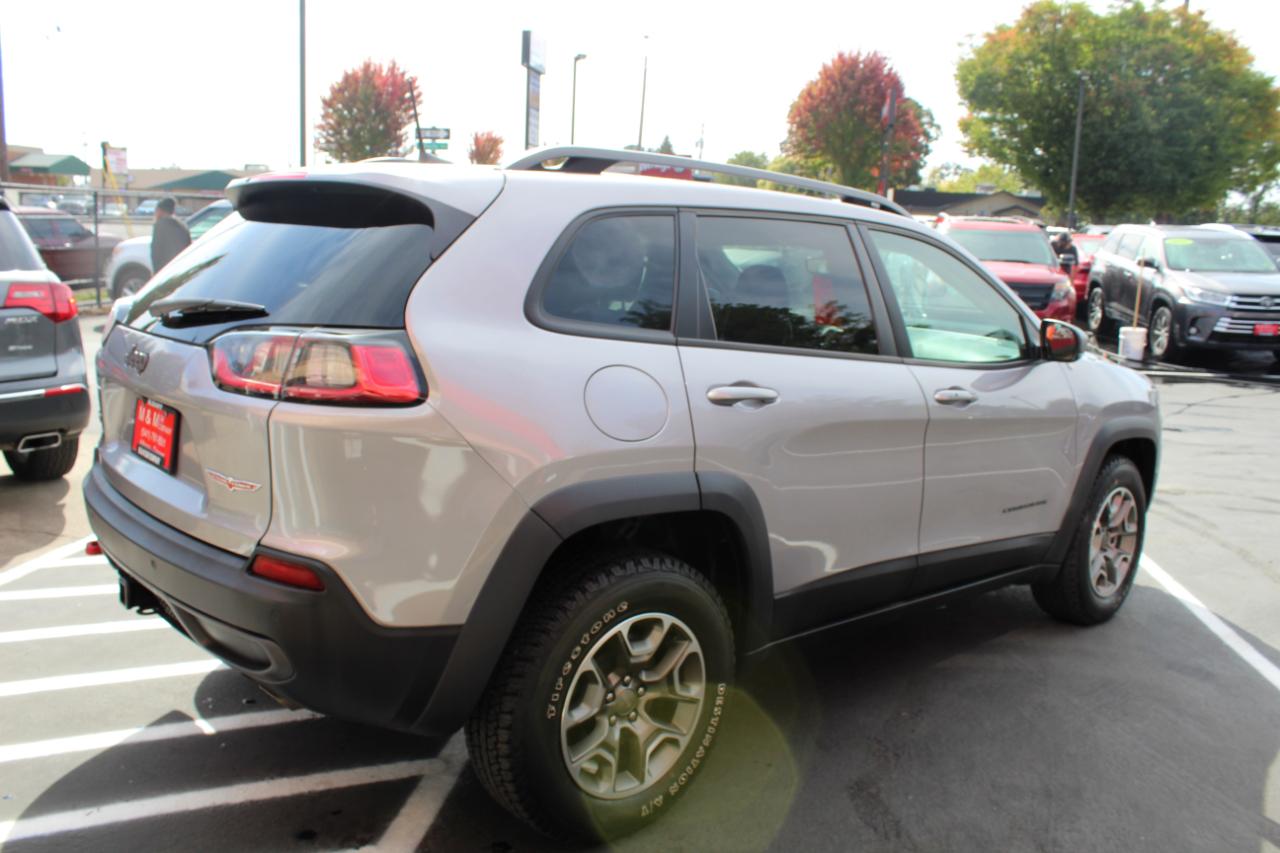Jeep Cherokee photo 7