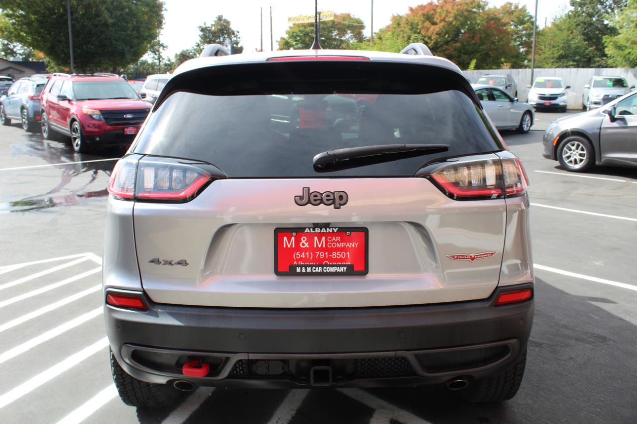 Jeep Cherokee photo 8