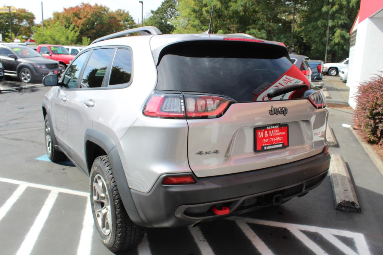 Jeep Cherokee photo 9