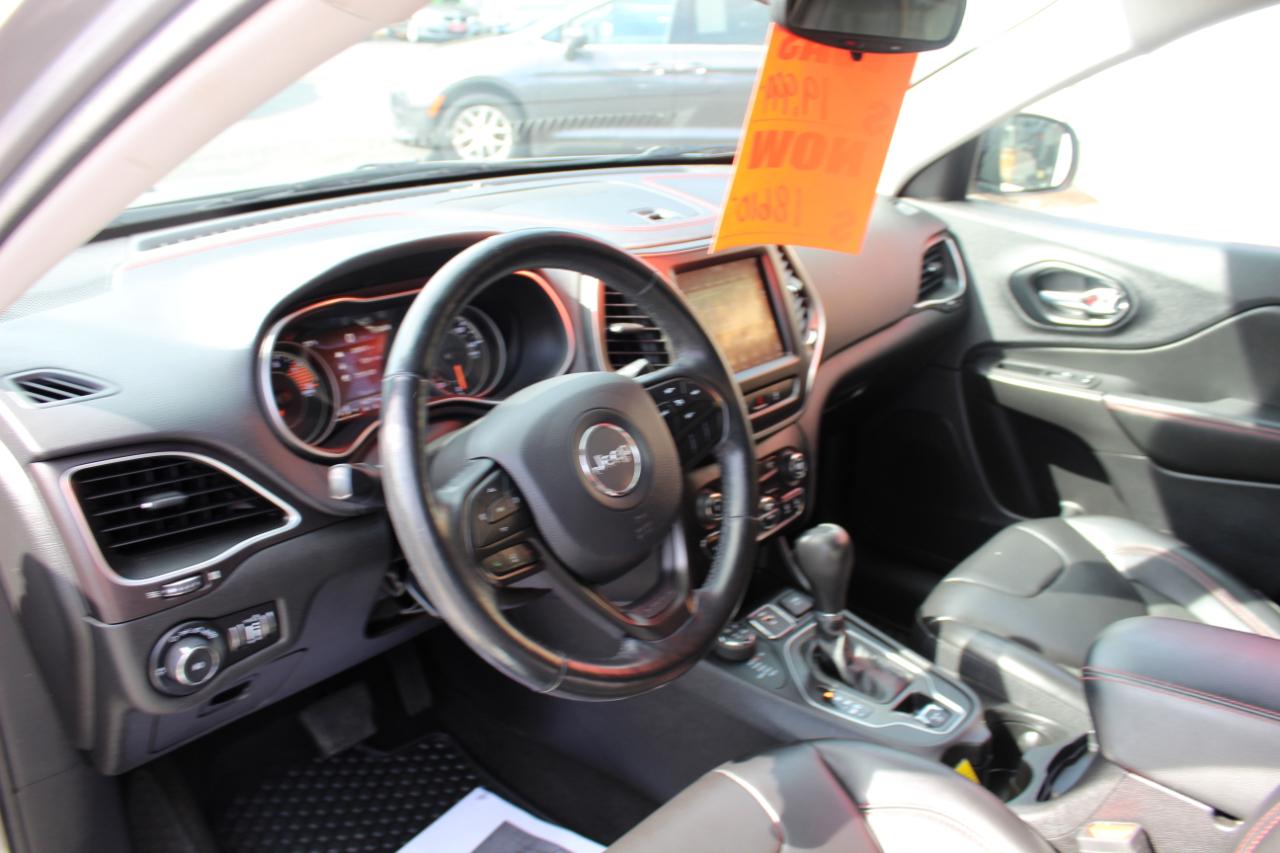 Jeep Cherokee photo 12
