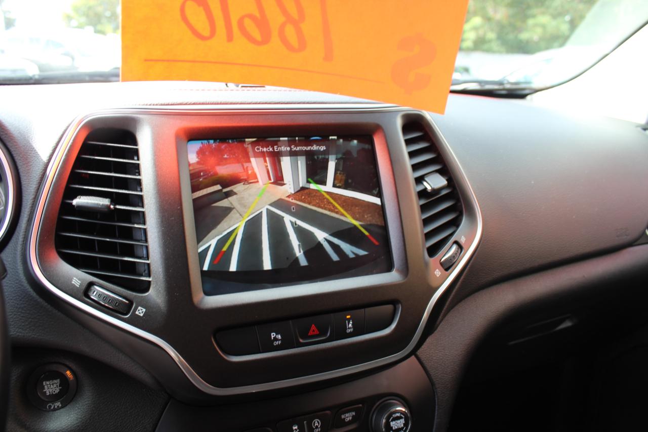Jeep Cherokee photo 16