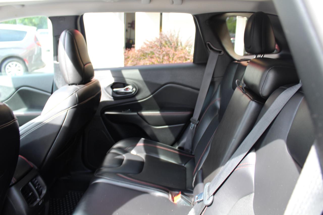 Jeep Cherokee photo 20