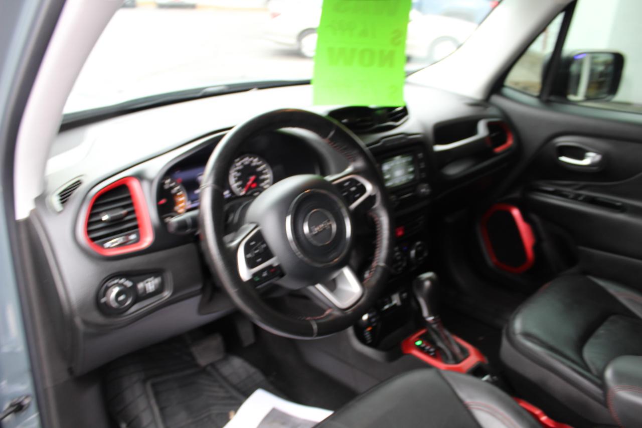 Jeep Renegade photo 14