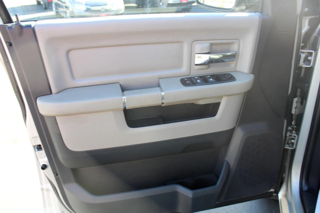 Dodge Ram 1500 4WD Quad Cab 140.5" SLT 2010