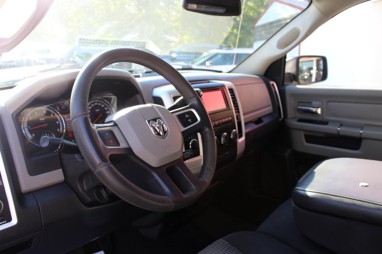 Dodge Ram 1500 4WD Quad Cab 140.5" SLT 2010