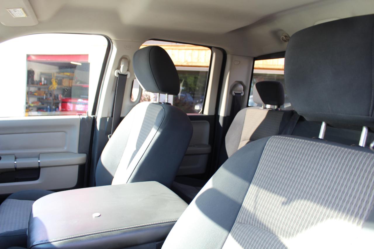 Dodge Ram 1500 4WD Quad Cab 140.5" SLT 2010