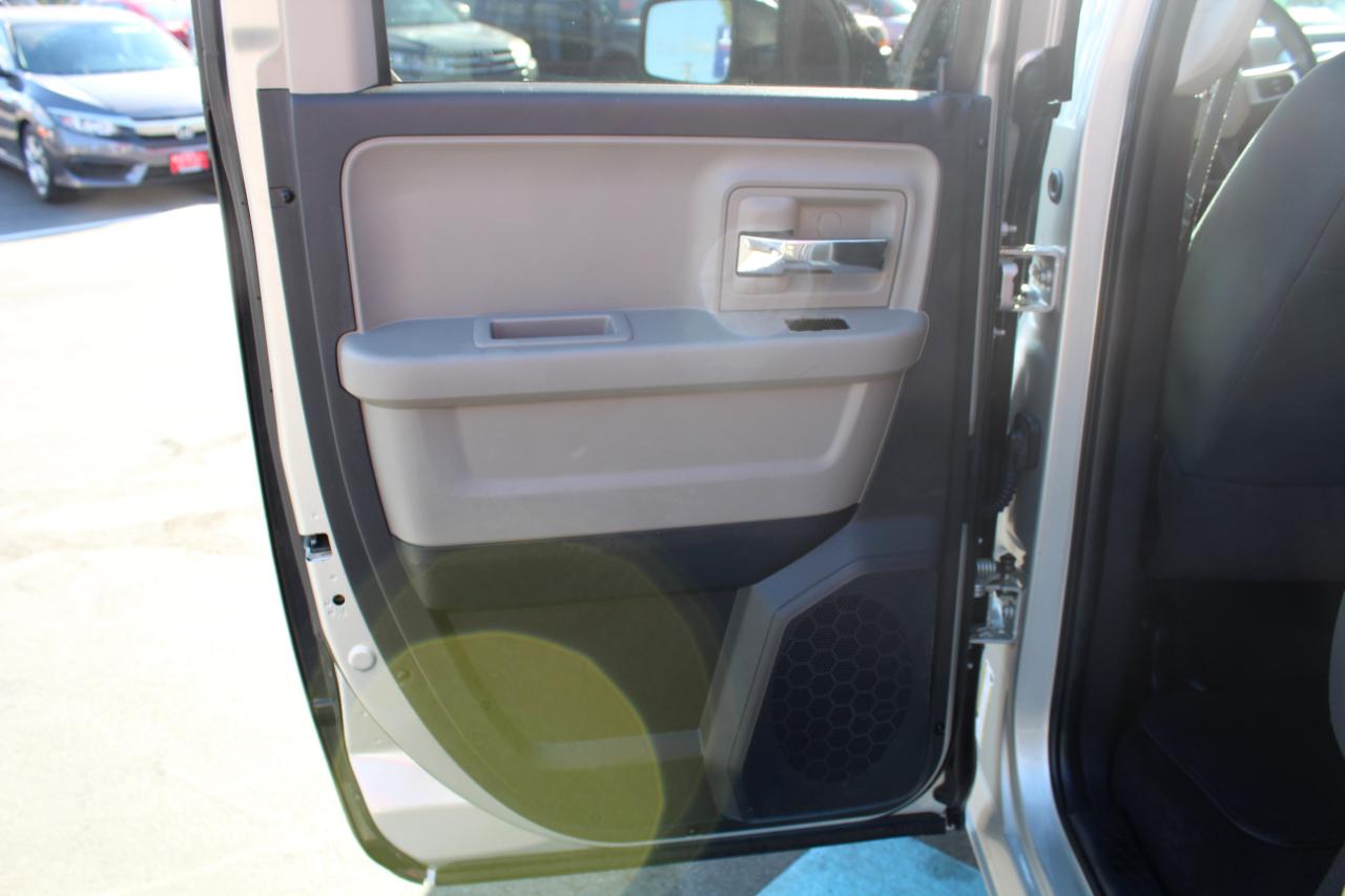 Dodge Ram 1500 4WD Quad Cab 140.5" SLT 2010