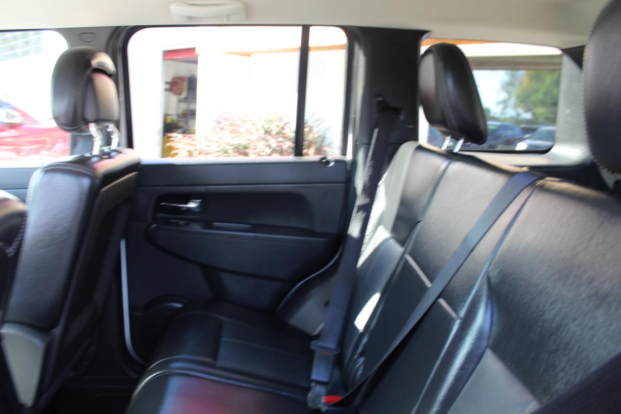 Jeep Liberty photo 14
