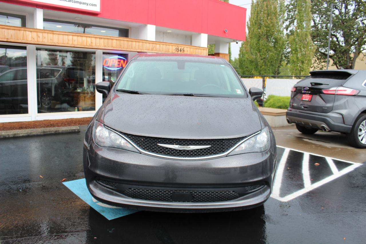 Chrysler Voyager photo 2